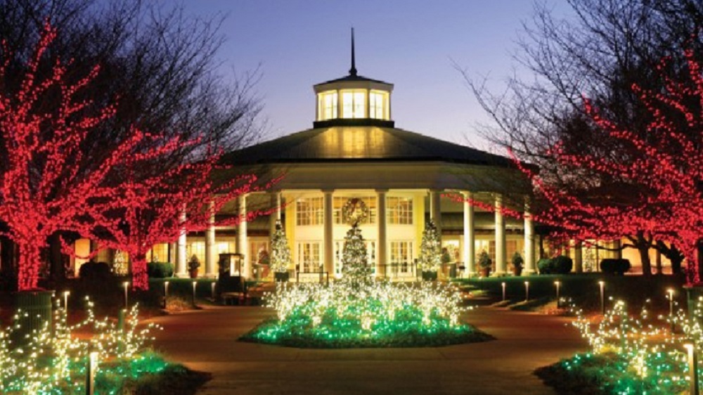 courtyard xmas lights